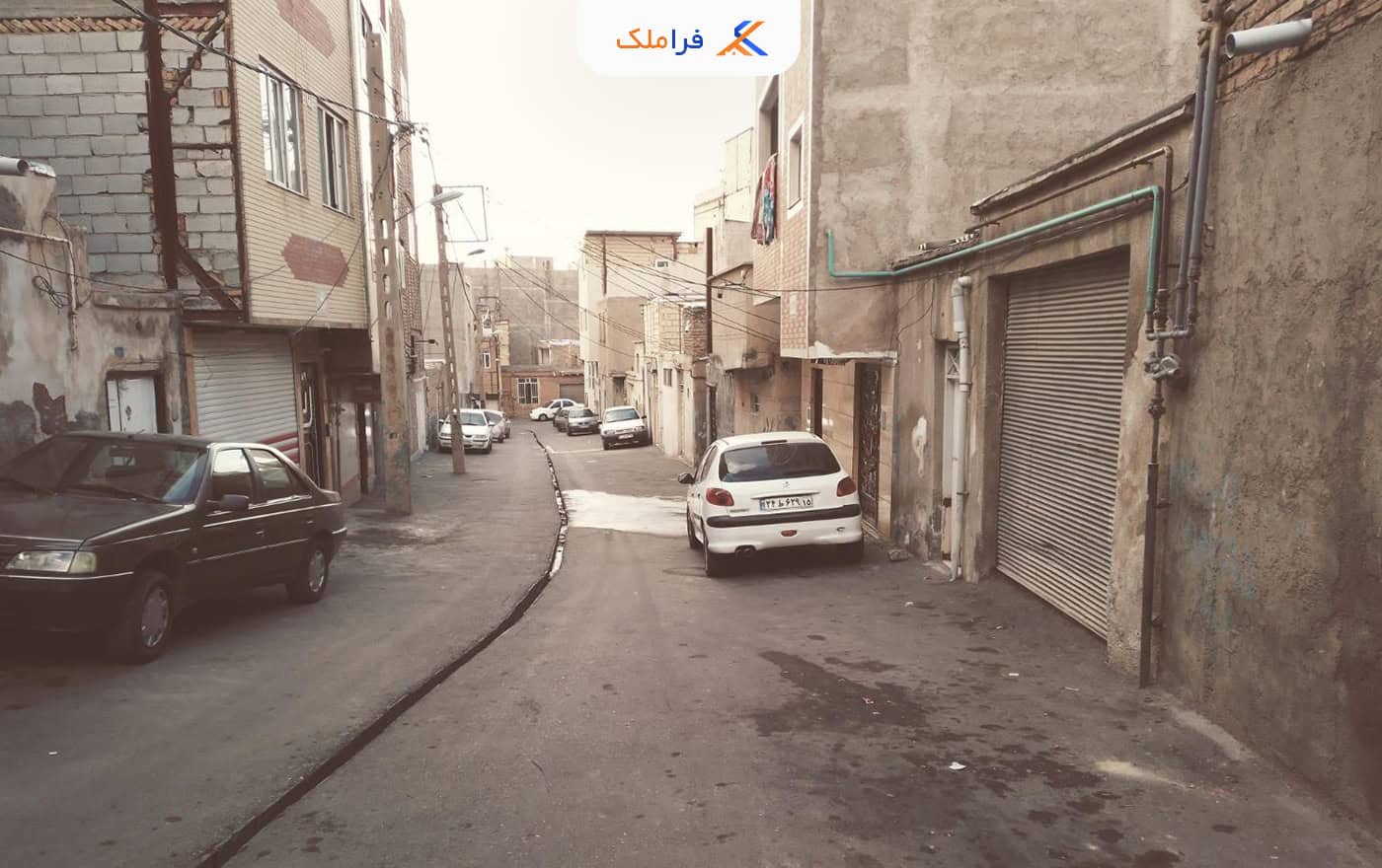 عقب نشینی ملک و ساختمان - فراملک